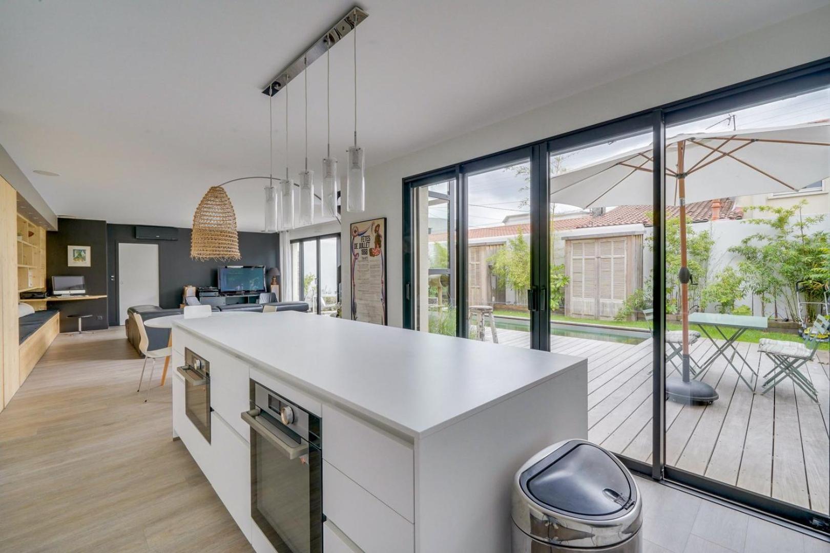 Spacious Bordeaux Family Home With Swimming Pool Екстер'єр фото