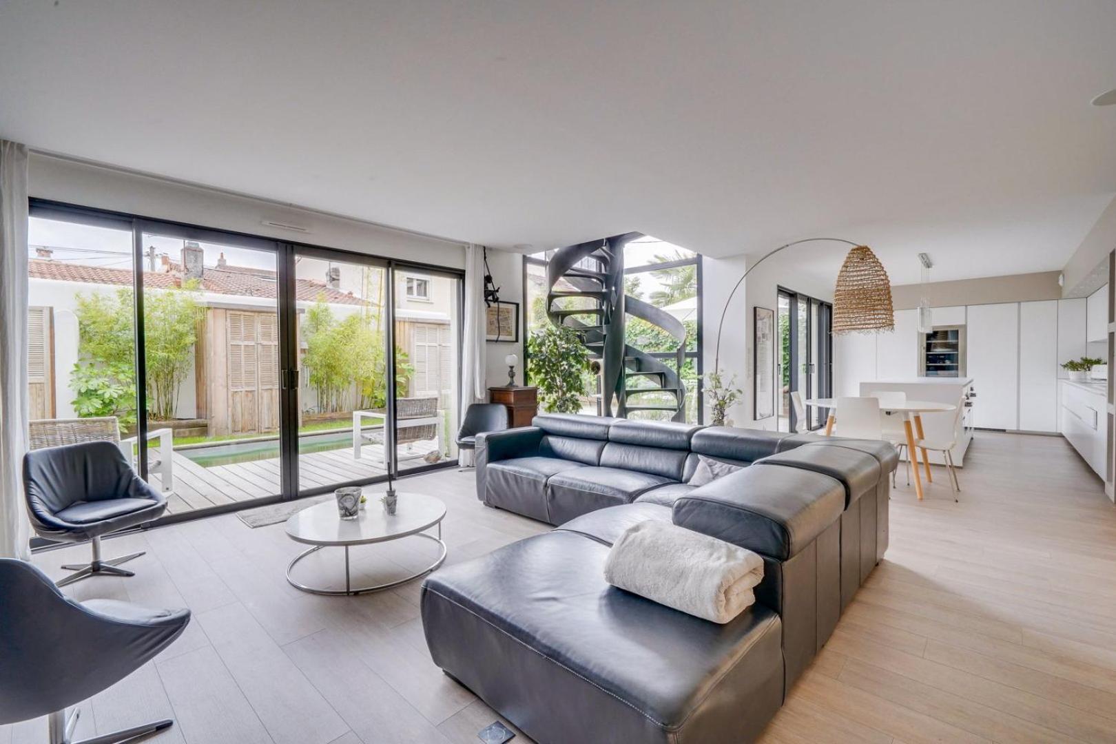 Spacious Bordeaux Family Home With Swimming Pool Екстер'єр фото